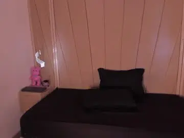 Chaturbate Live Sex Cam of lexiee__