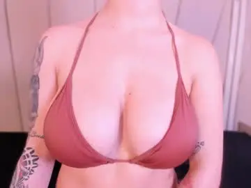 Chaturbate Live Sex of lexiee__