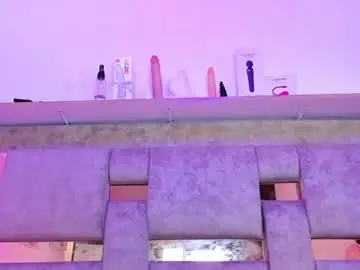Chaturbate Live Sex Cam of natasha_adams___