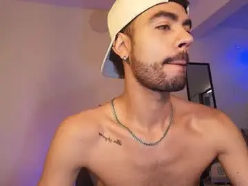 Chaturbate Live Sex Cam of tiagorobles