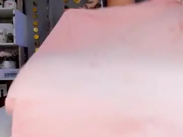 Chaturbate Live Sex Cam of jess_lui