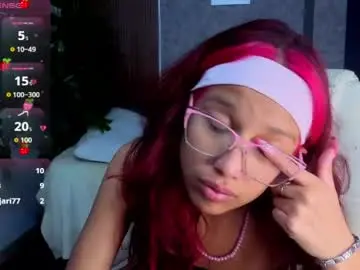 Chaturbate Live Sex Cam of saphiire_