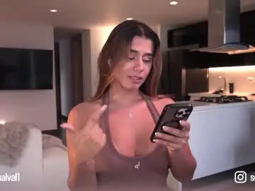 Chaturbate Live Sex Cam of missvalery_1