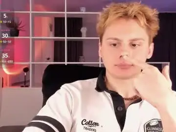 Chaturbate Live Sex Cam of sunburn_boy