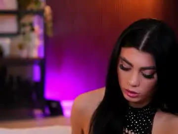 Chaturbate Live Sex Cam of ravennadarcy