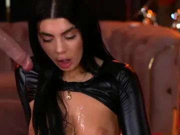 Chaturbate Free Porn Cam of ravennadarcy