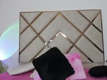 Chaturbate Watch Live Sex Cams of queenie_star1