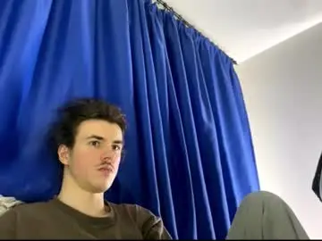 Chaturbate Live Sex Cam of yayay333