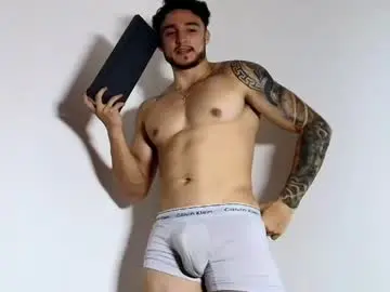 Chaturbate Adult Webcams of latinboyvip_