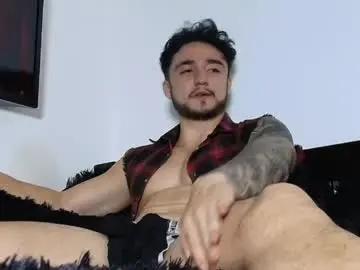 Chaturbate Free Porn Cam of latinboyvip_