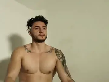 Chaturbate Live Sex Cam of latinboyvip_