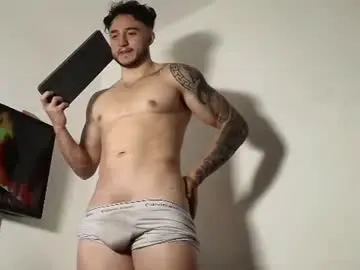 Chaturbate Free Porn Cam of latinboyvip_