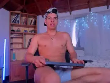 Chaturbate Free Live Porn of benjamin_more24