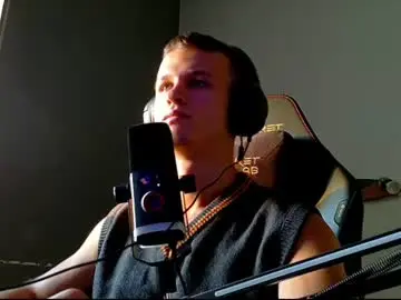Chaturbate Free Porn Cam of dennisdillon
