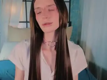 Chaturbate Live Sex Cam of kira_long