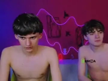 Chaturbate Sex Cam of emil_lucky