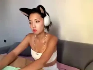 Chaturbate Live Sex Cam of sybilhochstedler