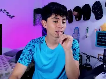 Chaturbate Live Sex Cam of yaiden_11
