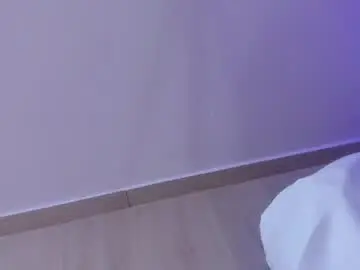 Chaturbate Live Sex Cam of sweettmelody_
