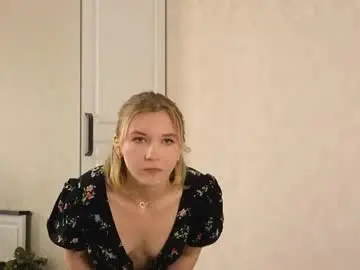 Chaturbate Live Sex Cam of zyrelkanoct