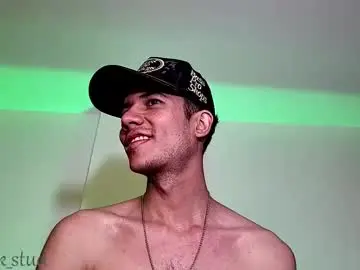 Chaturbate Sex Cam of derek_stud_