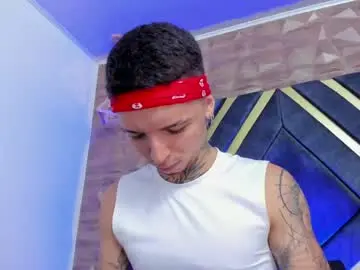 Chaturbate Best live sex cam show of ian_castillo_