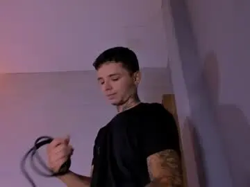 Chaturbate Free Live Porn of ian_castillo_