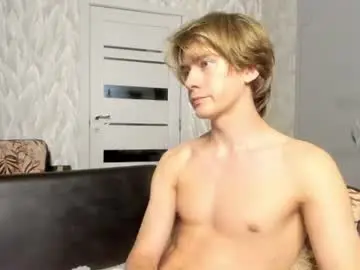 Chaturbate Watch Live Sex Cams of milkiwy