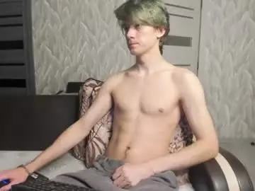Chaturbate Live Sex Cam of milkiwy