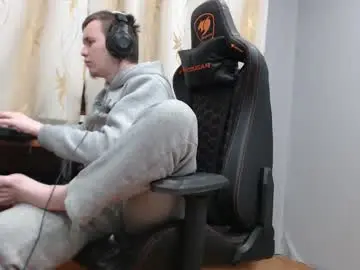 Chaturbate Adult Video Chat of iliaskrisloveee