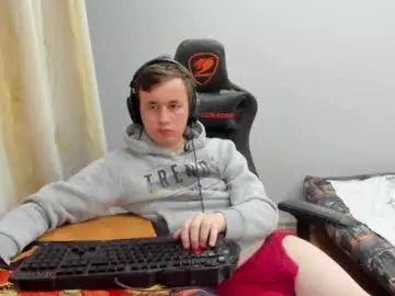 Chaturbate Live Sex Cam of iliaskrisloveee
