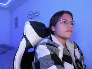 Chaturbate Live Sex Cam of ladybrown_16