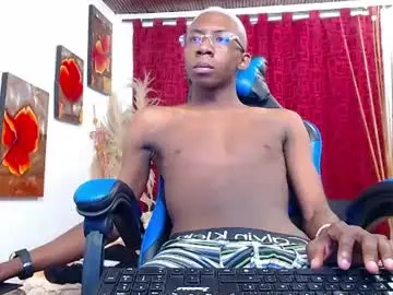 Chaturbate Live Sex of miiloo18