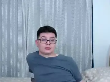 Chaturbate Live Sex Cam of kevinhunts