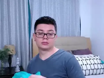 Chaturbate Live Sex Cam of kevinhunts