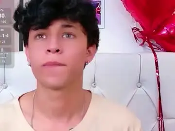 Chaturbate Sex Chat of axel_evanss