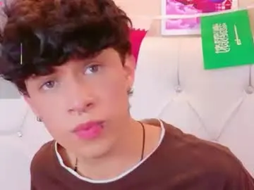 Chaturbate Watch Live Sex Cams of axel_evanss