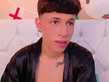 Chaturbate Live Sex Cam of axel_evanss