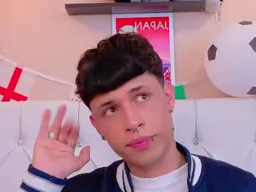 Chaturbate Best live sex cam show of axel_evanss