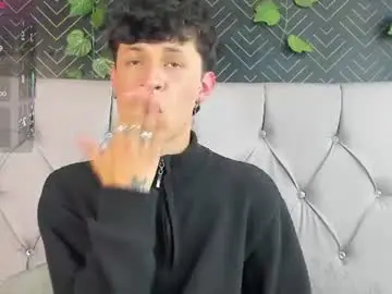 Chaturbate Sex Chat of axel_evanss