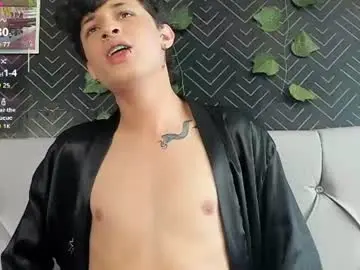 Chaturbate Best live sex cam show of axel_evanss