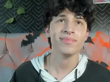 Chaturbate Best live sex cam show of axel_evanss