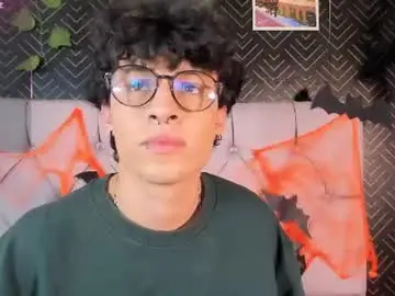 Chaturbate Best live sex cam show of axel_evanss