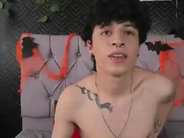 Chaturbate Best live sex cam show of axel_evanss