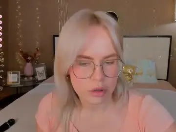 Chaturbate Best live sex cam show of bellatip