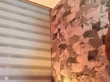 Chaturbate Live Porn of zyzz_1812