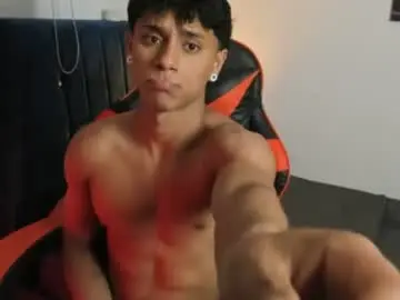 Chaturbate Sex Cam of zyzz_1812
