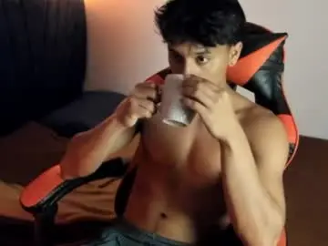 Chaturbate Live Sex Cam of zyzz_1812