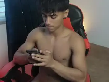 Chaturbate Live Sex Cam of zyzz_1812