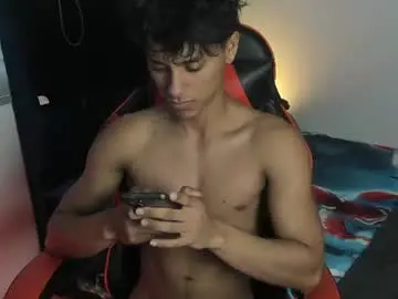 Chaturbate Sex Chat of zyzz_1812